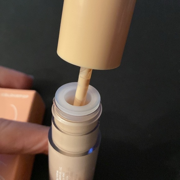 ColourPop Pretty Fresh Creamy Concealer - Picture 7 of 7